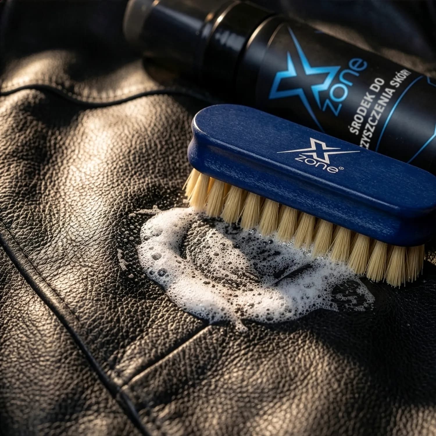 Środek do czyszczenia odzieży skórzanej Xzone 150 ml